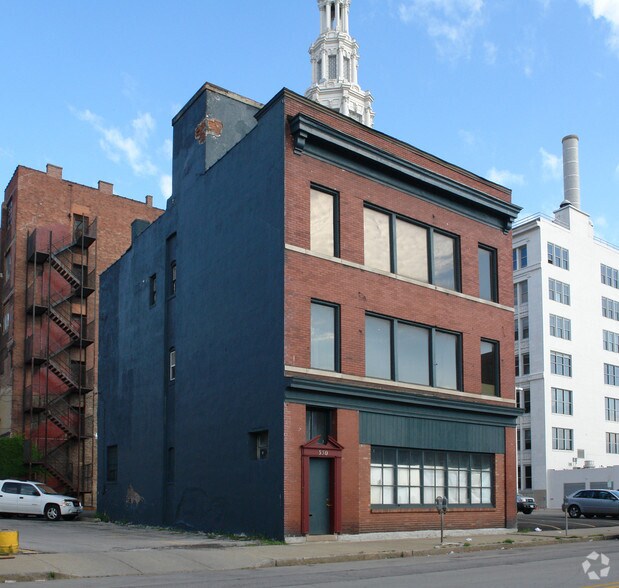348 Ellicott St, Buffalo, NY à vendre - Photo principale - Image 1 de 2