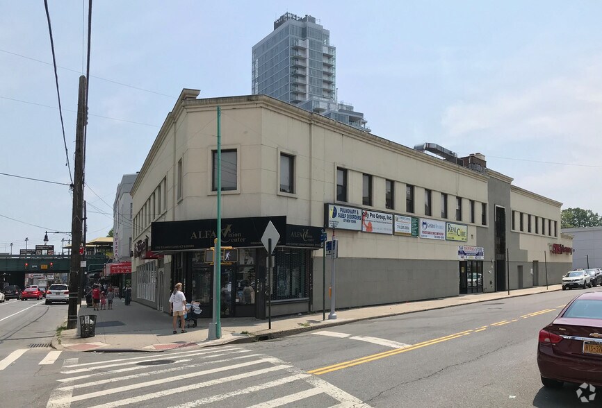 1402 Sheepshead Bay Rd, Brooklyn, NY à vendre - Photo principale - Image 1 de 1