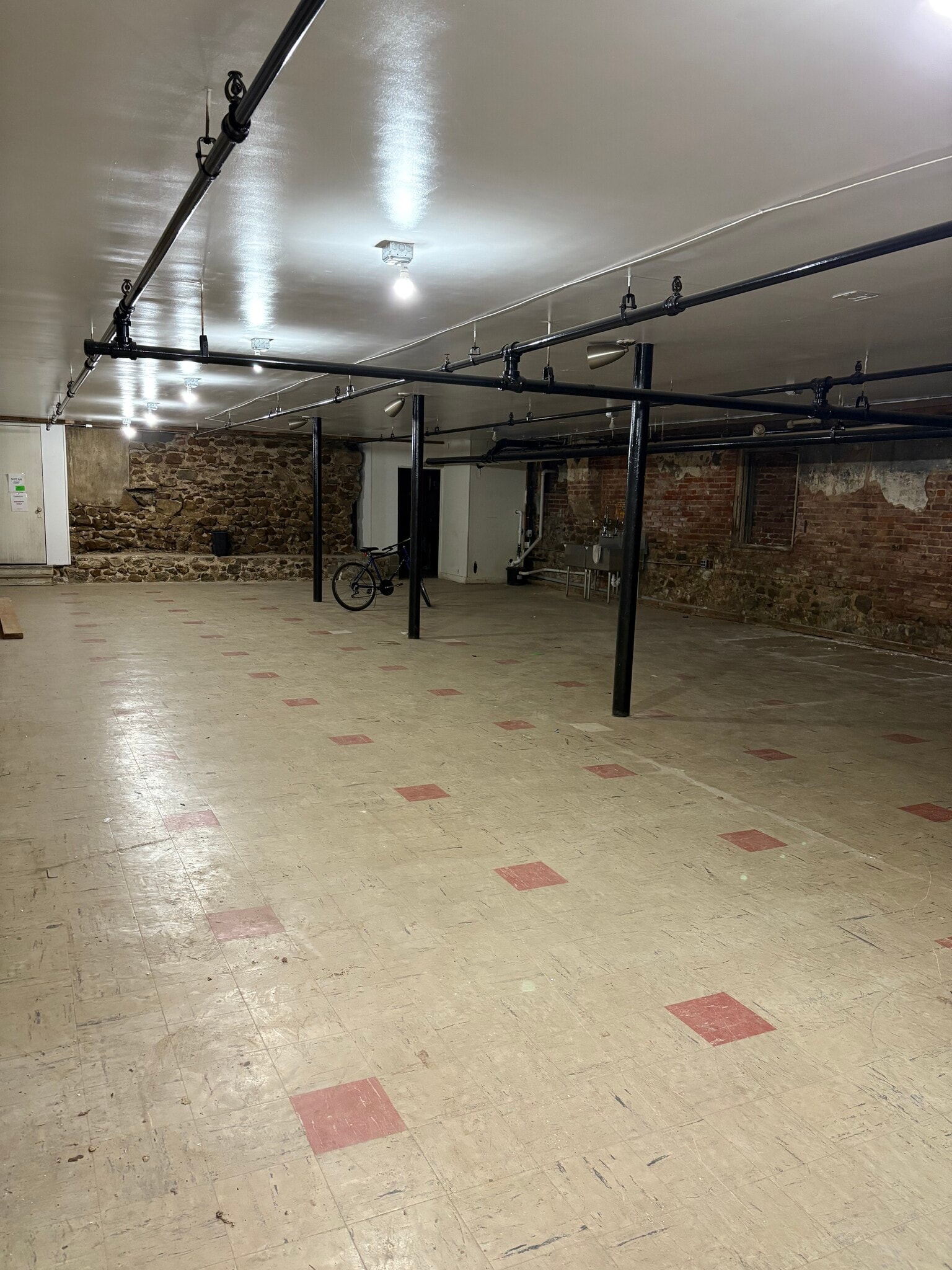 37 E Washington Ave, Washington, NJ à louer Photo intérieure- Image 1 de 1