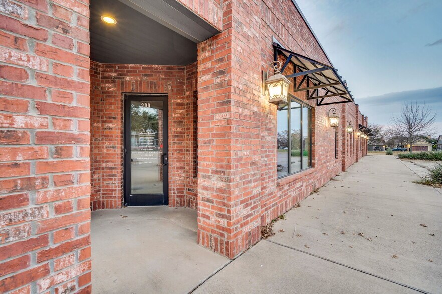 203 George Hopper Rd, Midlothian, TX à louer - Photo du bâtiment - Image 2 de 21