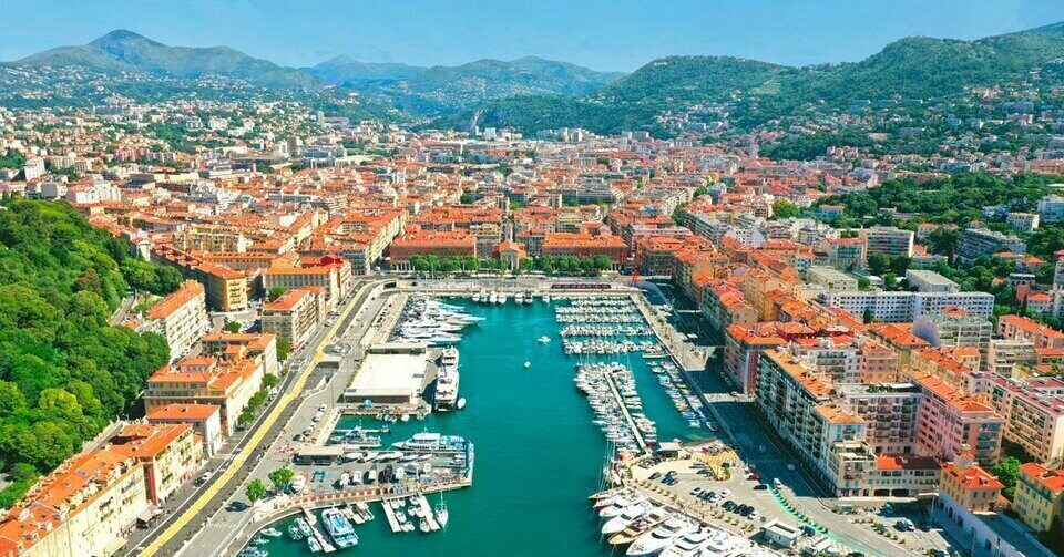 Retail in Nice for sale - Aerial - Image 2 of 3
