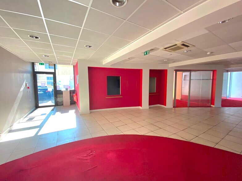31 Rue Leon Meisserel, Marseille à louer - Photo du bâtiment - Image 2 de 9