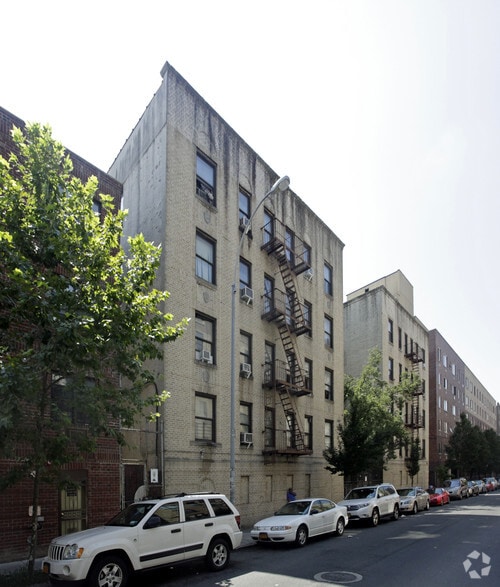 1343 Ogden Ave, Bronx, NY for lease - Primary Photo - Image 1 of 6