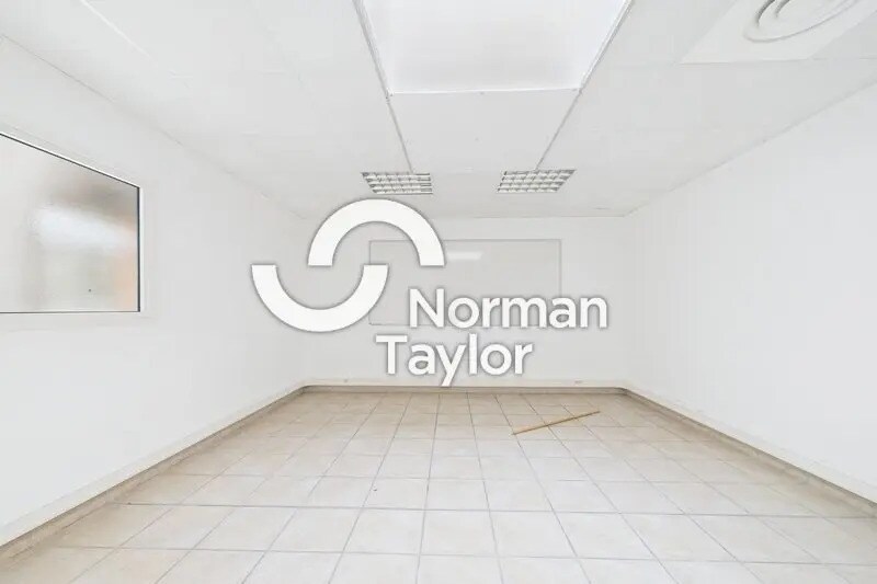 Office in Montpellier for lease - Interior Photo - Image 1 of 12