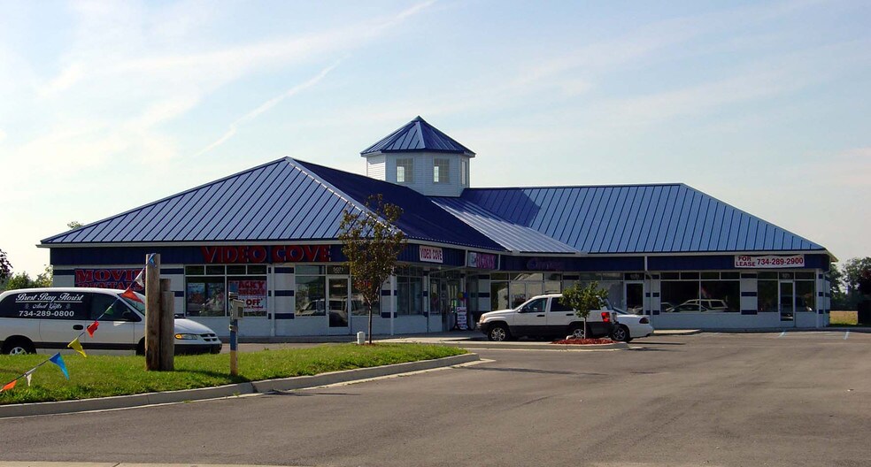 5071 Dixie Hwy, Newport, MI à louer - Photo du bâtiment - Image 3 de 16