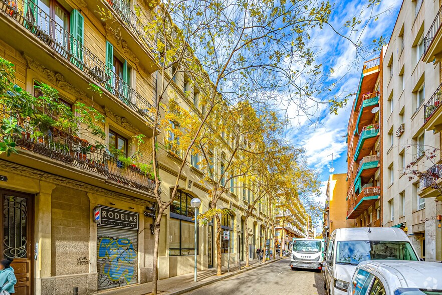 Carrer de Bonavista, 30, Barcelone, Barcelona à louer - Photo du bâtiment - Image 3 de 6