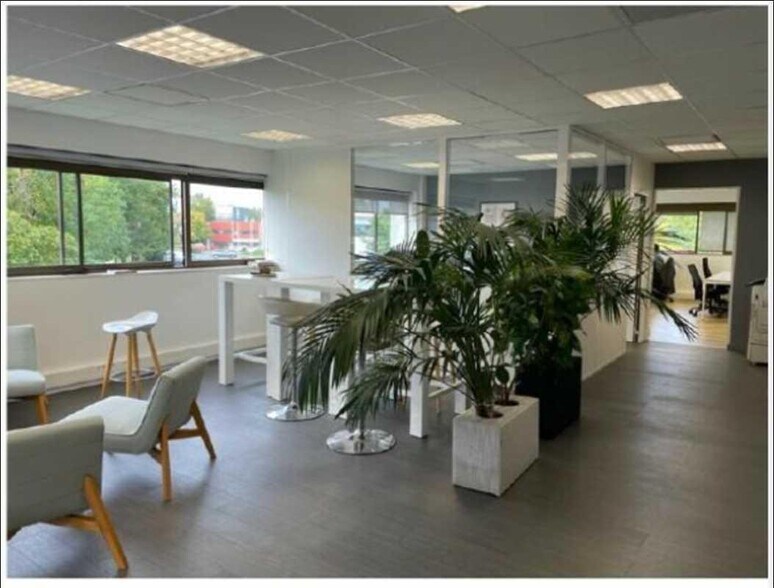 Office in Mérignac for lease - Interior Photo - Image 3 of 5