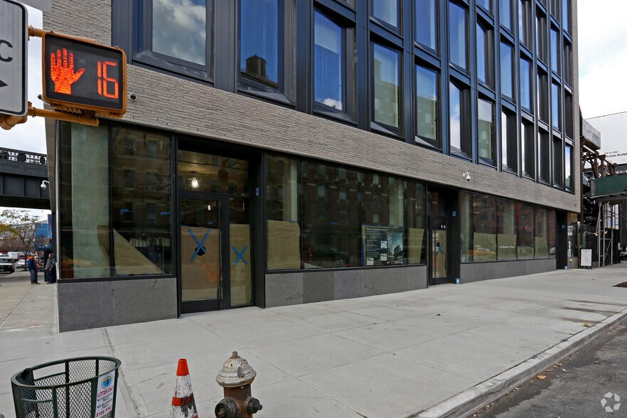 155 10th Ave, New York, NY à louer - Photo du bâtiment - Image 2 de 9