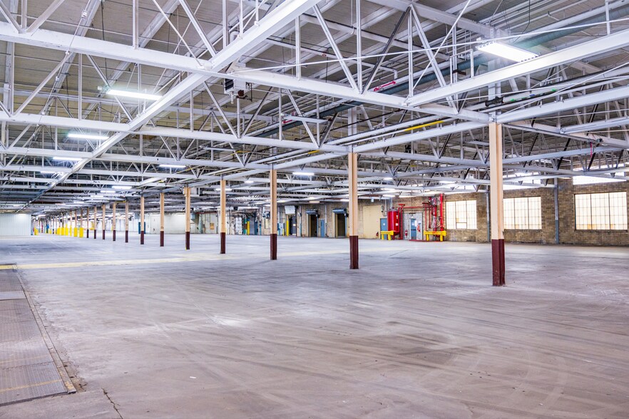 1250 S Walnut St, Bucyrus, OH à louer - Photo intérieure - Image 2 de 11