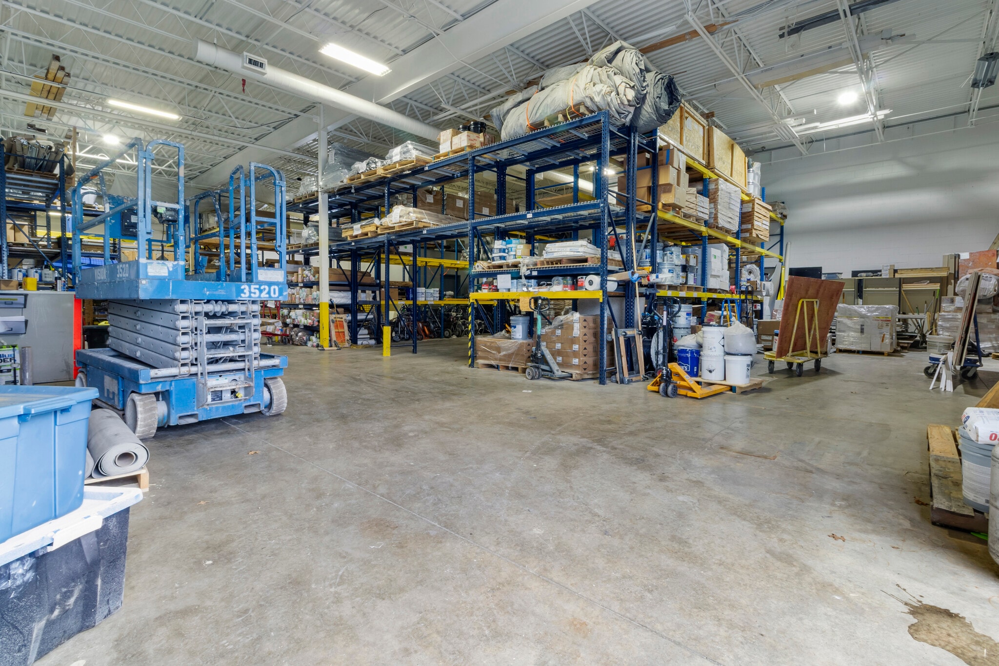 8035 Craig St, Indianapolis, IN à louer Photo intérieure- Image 1 de 8