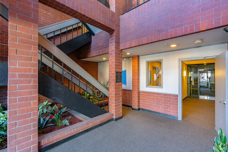 777 12th St, Sacramento, CA for sale - Lobby - Image 2 of 7