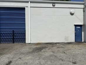 15900-15998 NW 48th Ave, Miami Gardens, FL à louer Photo du bâtiment- Image 1 de 9