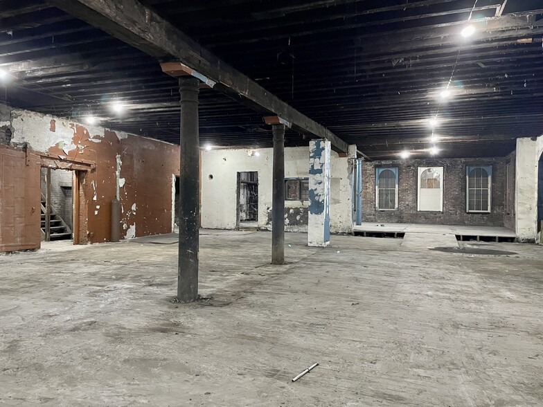 285 Second St, Troy, NY for lease - Interior Photo - Image 2 of 8