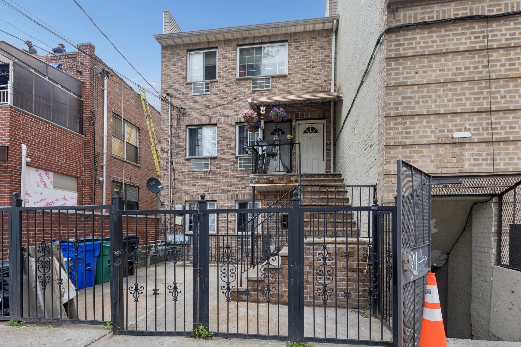 2722 Wallace Ave, Bronx, NY for sale Building Photo- Image 1 of 11