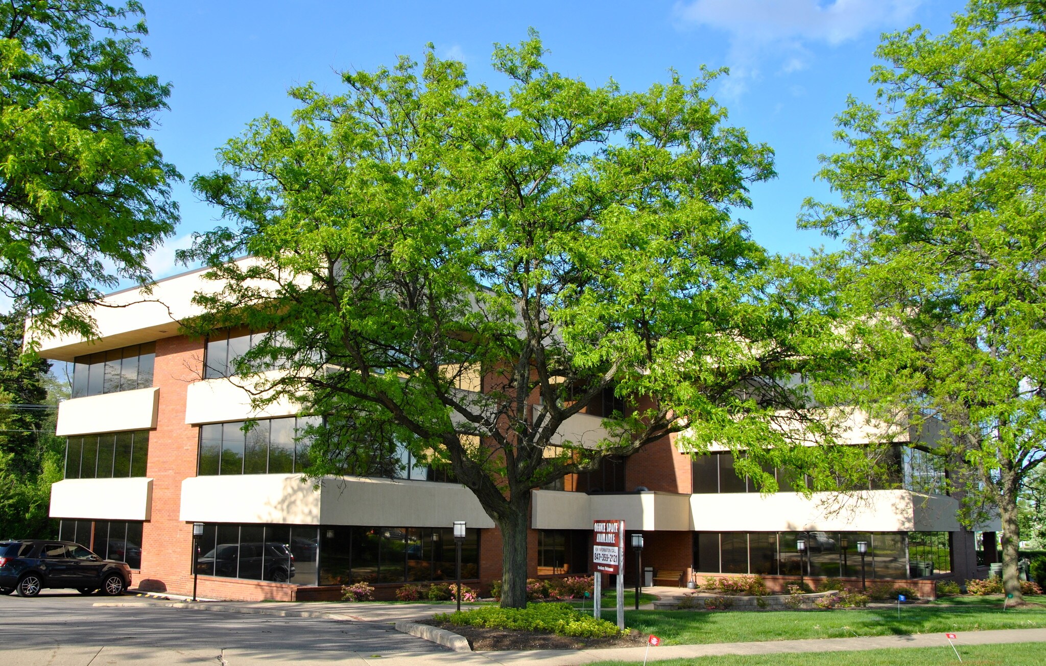 3233 N Arlington Heights Rd, Arlington Heights, IL à louer Photo du bâtiment- Image 1 de 5