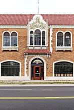 3216 Gillham Plz, Kansas City, MO for lease Building Photo- Image 2 of 10