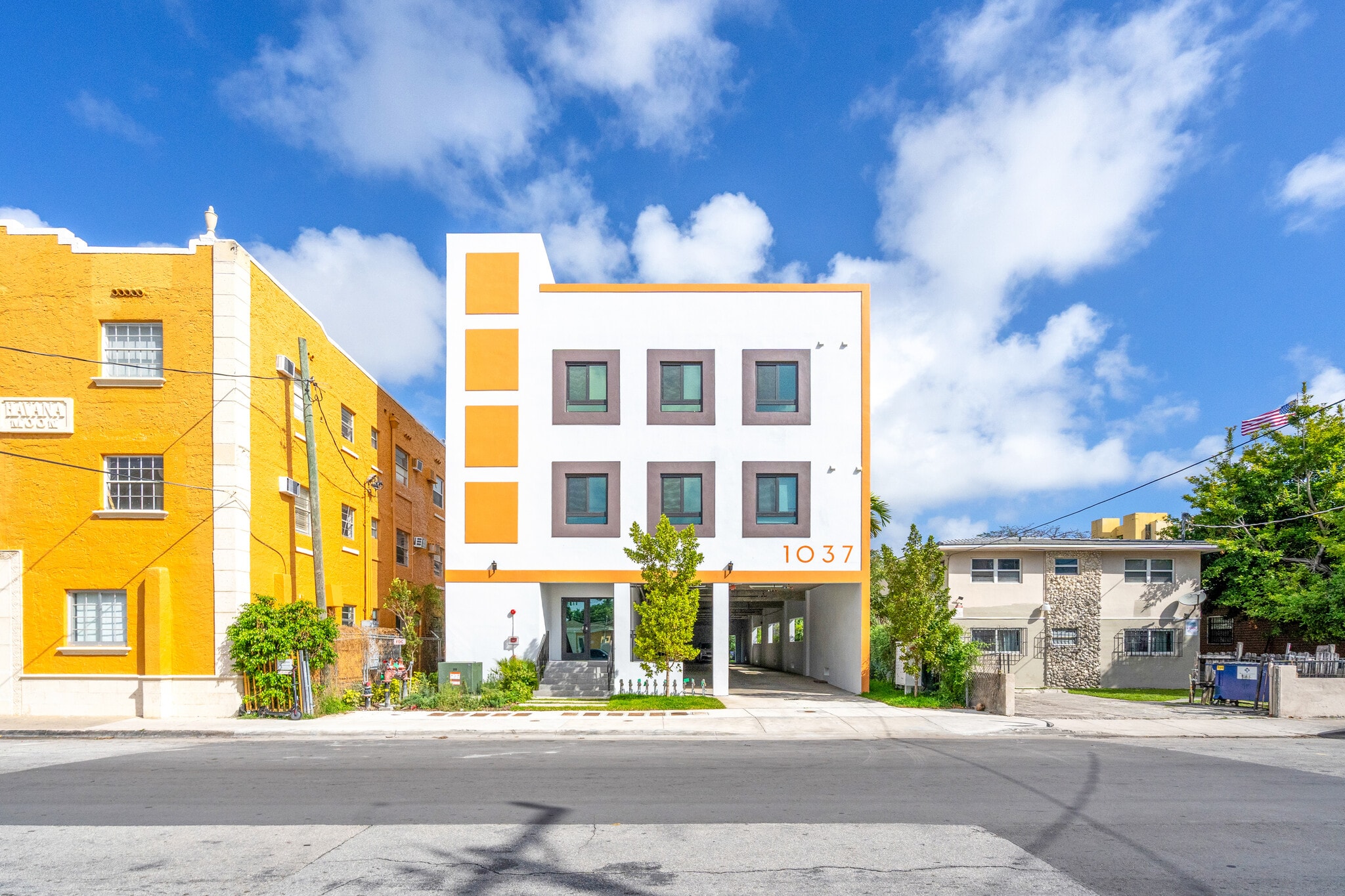 1037 NW 2nd St, Miami, FL for sale Primary Photo- Image 1 of 37