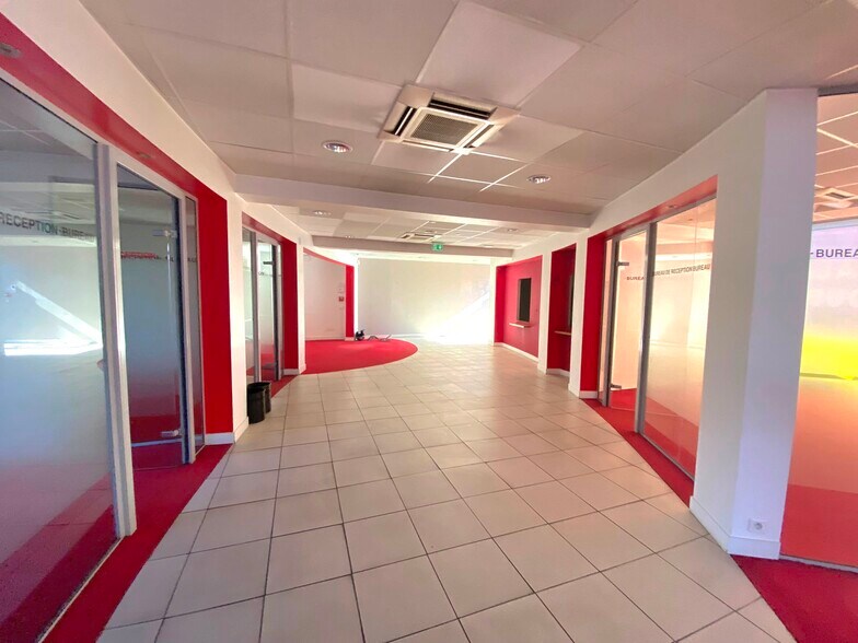 31 Rue Leon Meisserel, Marseille à louer - Photo du bâtiment - Image 3 de 9