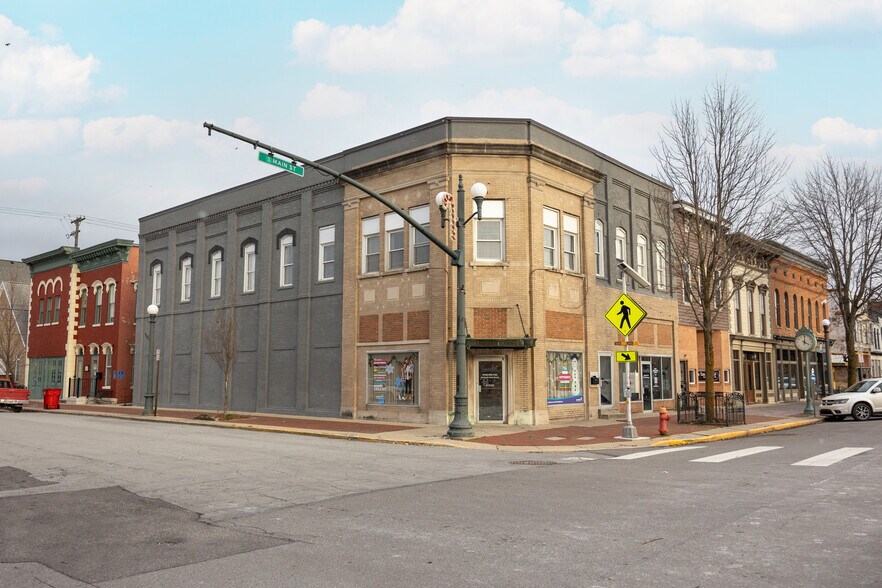 50-52 S Main St, London, OH à vendre - Photo du bâtiment - Image 2 de 32