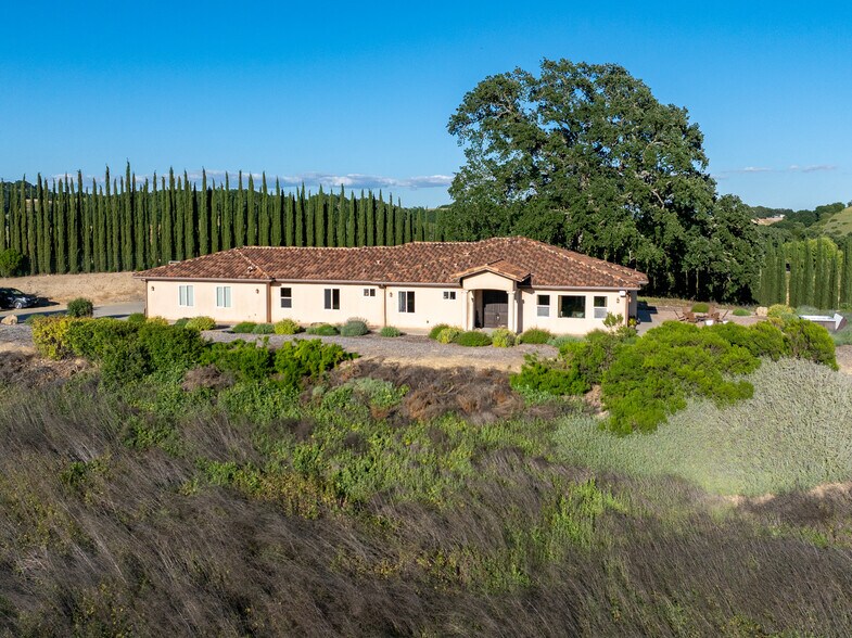 5250 Vineyard Dr, Paso Robles, CA à vendre - Photo du bâtiment - Image 2 de 25