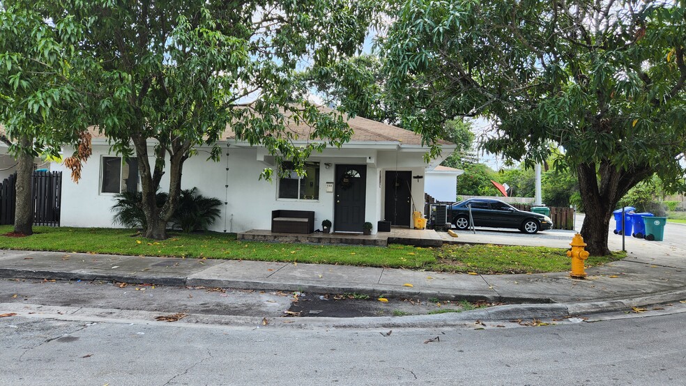 590 NW 58th St, Miami, FL for sale - Primary Photo - Image 1 of 1