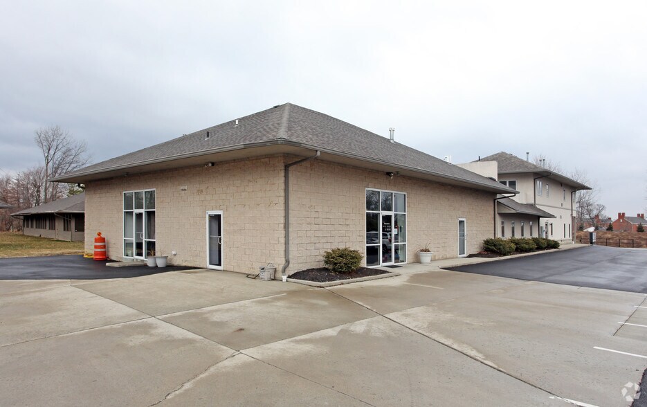 171 Green Meadows Dr S, Lewis Center, OH à louer - Photo du bâtiment - Image 3 de 62