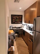 190-192 N Canon Dr, Beverly Hills, CA à louer Photo intérieure- Image 2 de 7