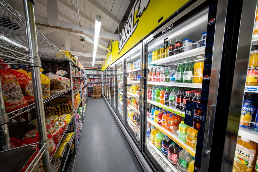 8506 Santa Fe Ave, Huntington Park, CA à louer - Photo du bâtiment - Image 2 de 30