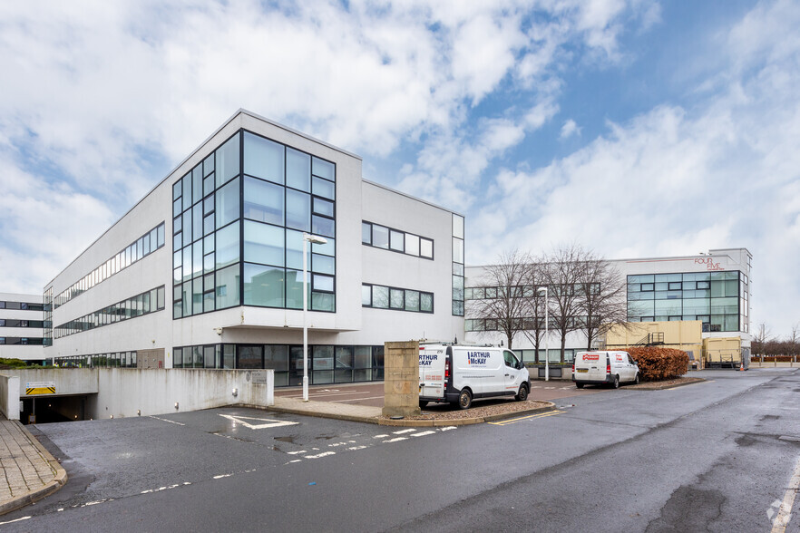 4-5 Lochside Vw, Edinburgh for lease - Primary Photo - Image 1 of 12