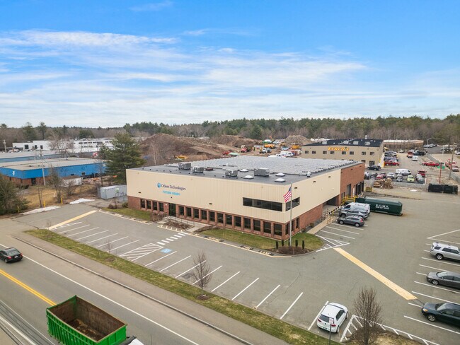 Plus de détails pour 900 W Chestnut St, Brockton, MA - Industriel à louer