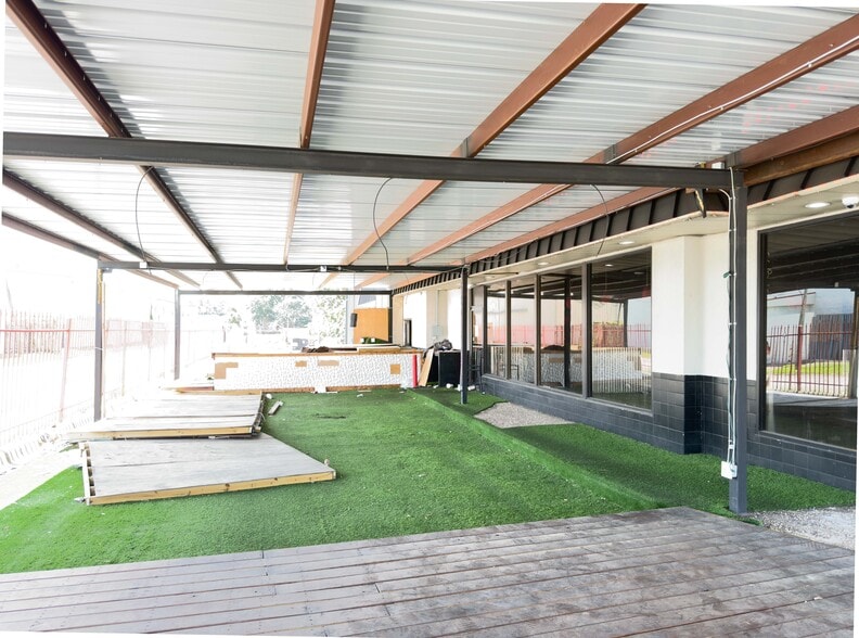 2427 FM 1960 Rd W, Houston, TX for sale - Building Photo - Image 2 of 13