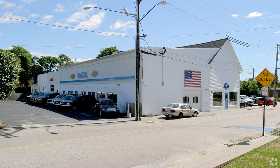 106 W Broad St, Pawcatuck, CT for sale - Building Photo - Image 2 of 4