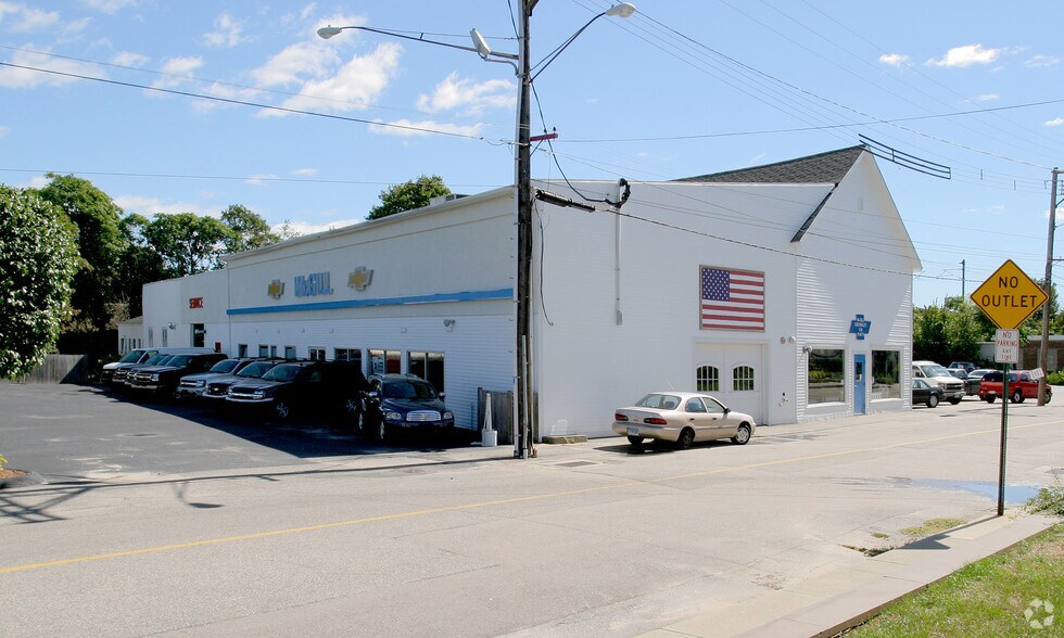 106 W Broad St, Pawcatuck, CT à vendre - Photo du bâtiment - Image 2 de 4