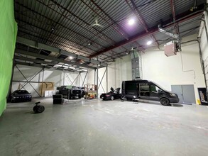 2984 Norland Ave, Burnaby, BC à louer Photo intérieure- Image 1 de 7