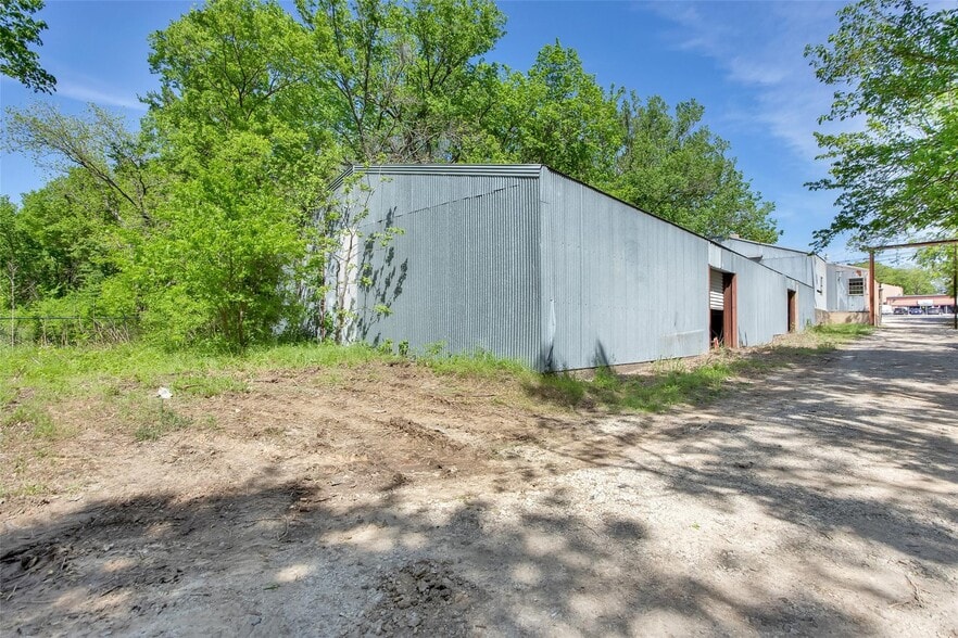 5626 Texoma Pky, Sherman, TX for lease - Building Photo - Image 3 of 13