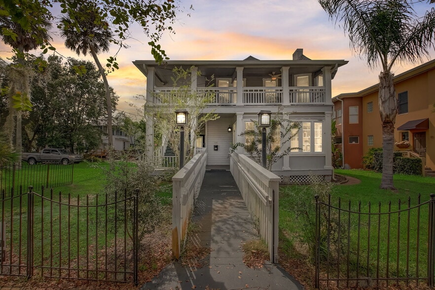 114-118 Live Oak St st, New Smyrna Beach, FL à louer - Photo principale - Image 1 de 66