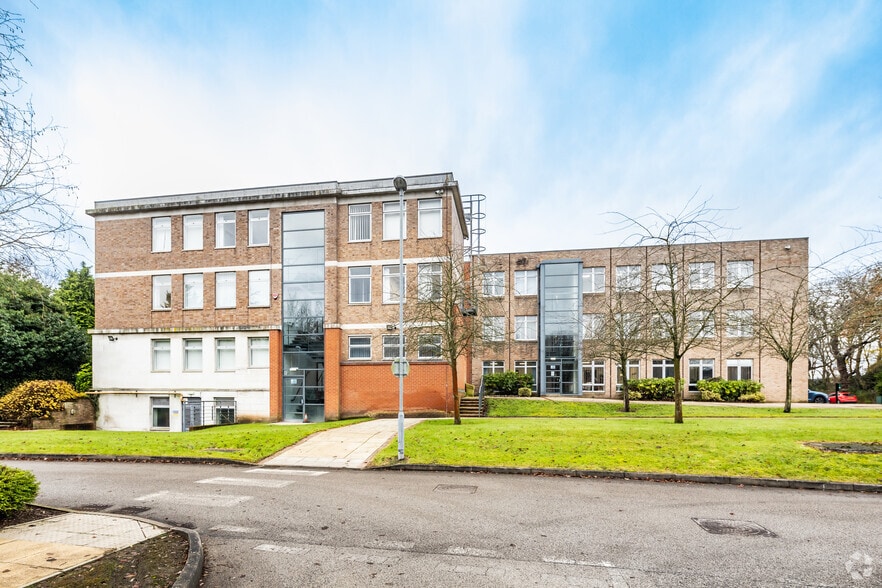 Hooton Rd, Ellesmere Port à louer - Photo du bâtiment - Image 3 de 18