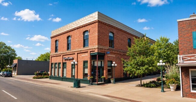 More details for 112 S 1st St, Monmouth, IL - Retail for Sale