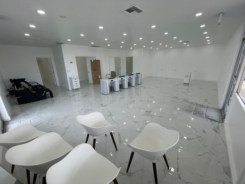 2530 Wible Rd, Bakersfield, CA for sale - Building Photo - Image 2 of 9