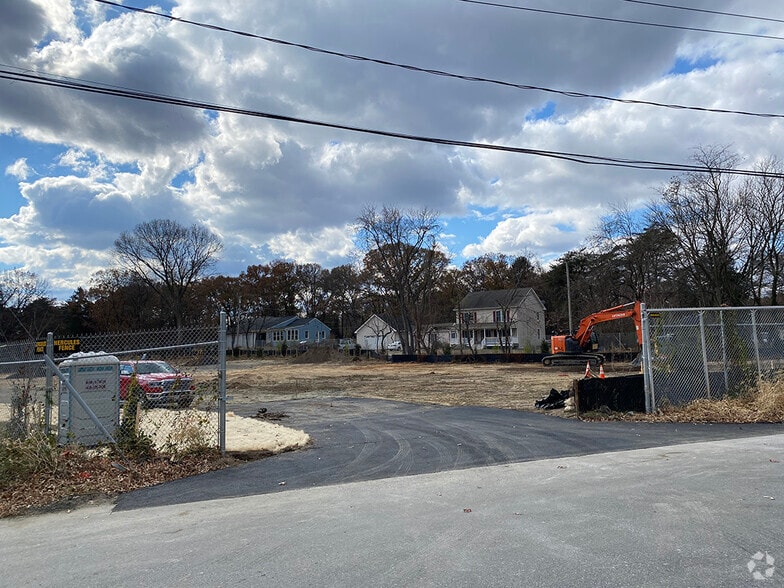 7421 Zachary Ln, Glen Burnie, MD for lease - Building Photo - Image 2 of 4