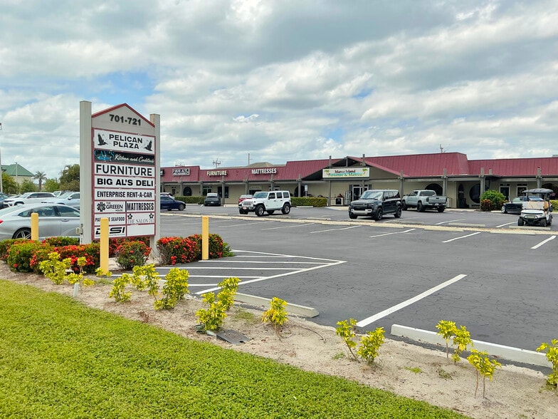 701-721 Bald Eagle Dr, Marco Island, FL for sale - Building Photo - Image 2 of 4