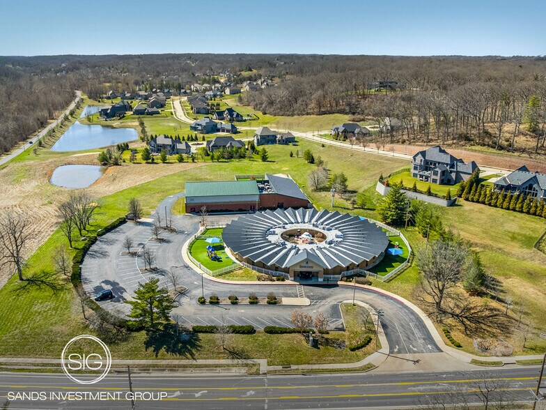 1633 Kehrs Mill Rd, Chesterfield, MO à vendre - Photo principale - Image 1 de 5