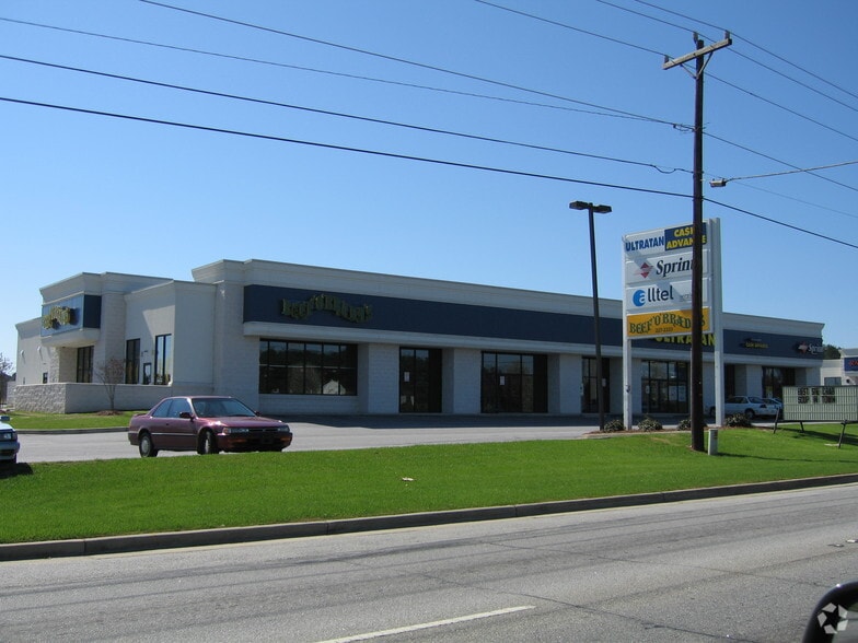 521 Bypass 72 NW, Greenwood, SC à louer - Photo du bâtiment - Image 2 de 15