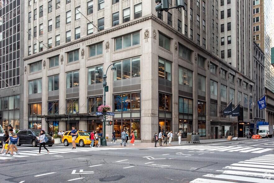 521 Fifth Ave, New York, NY à louer - Photo du bâtiment - Image 3 de 10