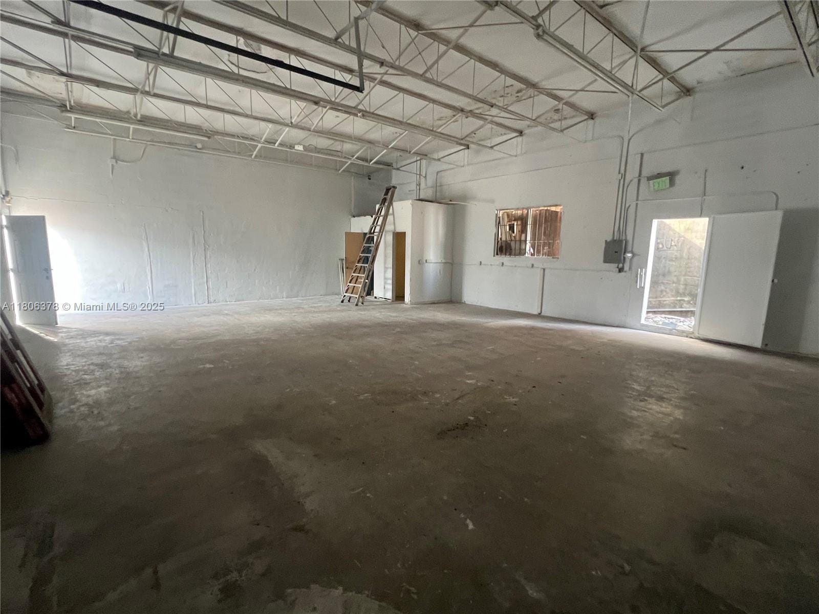 1325 E 10th Ave, Hialeah, FL for lease Building Photo- Image 1 of 12