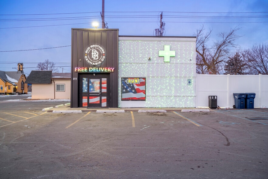 411 Lafayette Ave, Bay City, MI for sale - Building Photo - Image 3 of 35