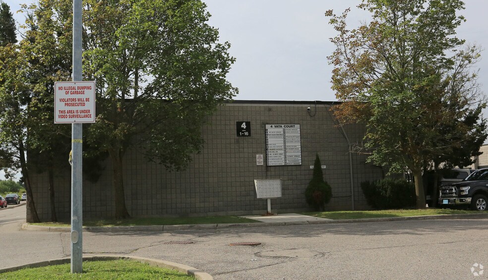 4 Vata Ct, Aurora, ON à louer - Photo du bâtiment - Image 3 de 7