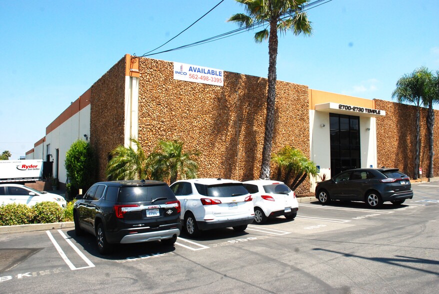 2700-2730 N Temple Ave, Long Beach, CA à louer - Photo du bâtiment - Image 2 de 15