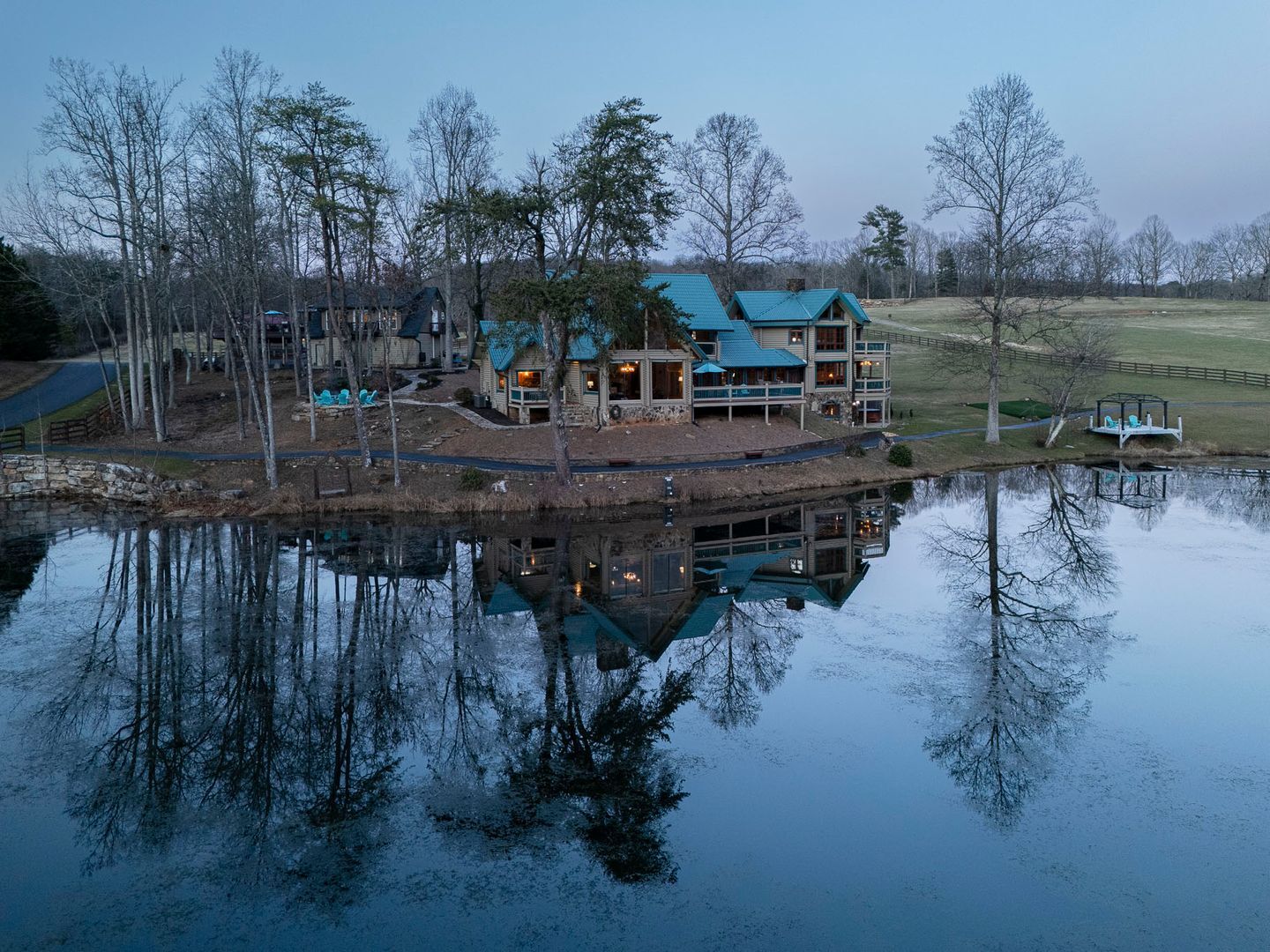 201 Mountainside Pky, Ellijay, GA for sale Primary Photo- Image 1 of 6