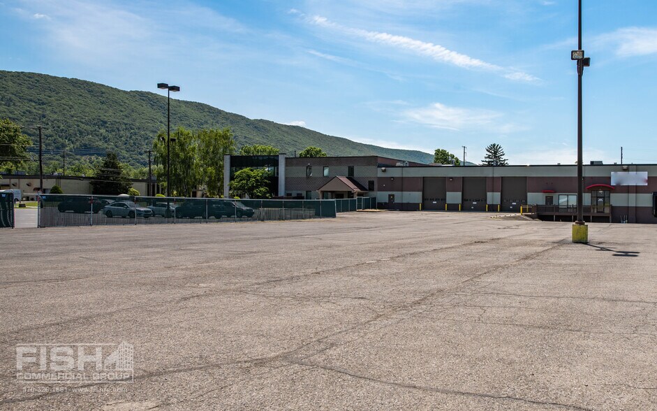 2400 Reach Rd, Williamsport, PA à louer - Photo du bâtiment - Image 2 de 6